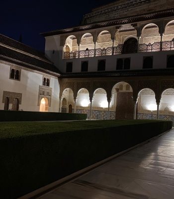 Patio alhambra noche